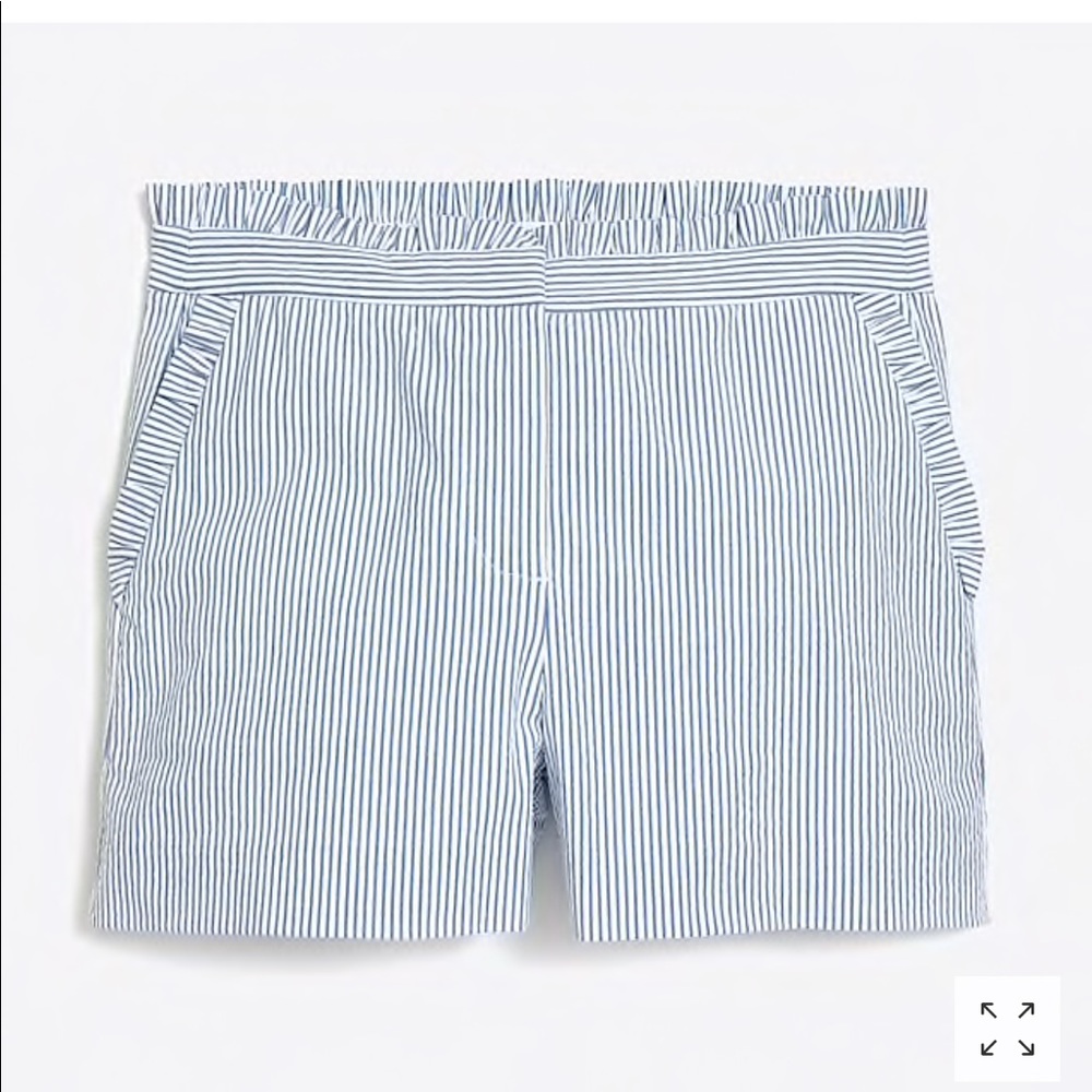 Seersucker ruffle short